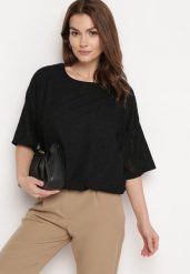 Czarna Bluzka Koronkowa z Krótkim Rękawem Kyrielle. Czarne bluzki Born2be, m, bez wzorów, z koronki, eleganckie, bez kołnierzyka, bez ramiączek. Za 69.99 zł.