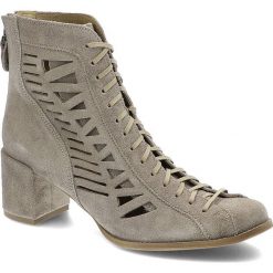 Beżowe Botki Maciejka Wygodne Skórzane Buty Damskie. Brązowe botki Maciejka, z aplikacjami, bez obcasa, na obcasie, bez zapięcia. Za 399.00 zł.