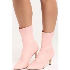 Różowe Botki Topper Top. Botki marki Born2be. Za 79.99 zł.