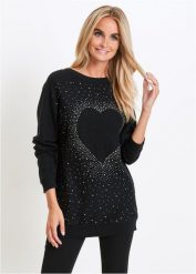 Długi sweter z aplikacją ze sztrasów w kształcie serca. Czarne swetry bonprix, z aplikacjami, eleganckie, bez ramiączek. Za 119.99 zł.