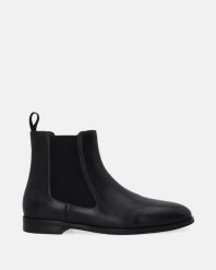 KLASYCZNE CZARNE SZTYBLETY R014LEBLOBB002. Czarne botki Venezia, bez wzorów, ze skóry, klasyczne, bez obcasa, bez zapięcia. Za 349.00 zł.