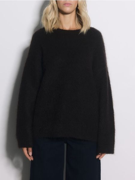 Sweter z moherem - ciemnobrązowy. Brązowe swetry Reserved, l, bez wzorów, z dzianiny, bez ramiączek. Za 299.99 zł.