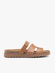 Brązowe klapki H z paskiem z klamrą. Brązowe klapki Ryłko, bez wzorów, ze skóry, klasyczne, z okrągłym noskiem, bez obcasa, na płaskiej podeszwie, bez zapięcia. Za 379.99 zł.