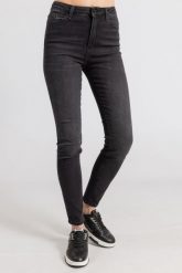KARL LAGERFELD Czarne jeansy damskie Skinny Denim. Czarne jeansy KARL LAGERFELD, bez wzorów, z bawełny. W wyprzedaży za 639.99 zł.