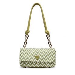 Torebka Guess. Zielone torebki klasyczne Guess, z aplikacjami, klasyczne, bez dodatków. Za 639.99 zł.