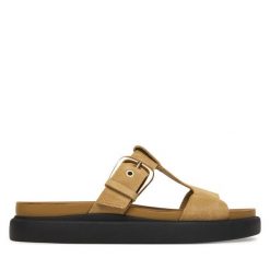 Klapki Clarks. Brązowe klapki Clarks, bez wzorów, bez obcasa, bez zapięcia. Za 429.99 zł.