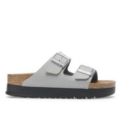 Klapki damskie Birkenstock Arizona Flex. Szare klapki Birkenstock, bez wzorów, z jeansu, bez obcasa, bez zapięcia. Za 439.00 zł.