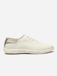 Buty sportowe damskie TBS Queen A17 +. Białe buty treningowe TBS, bez wzorów, z materiału, bez zapięcia, trekkingowe. Za 445.50 zł.