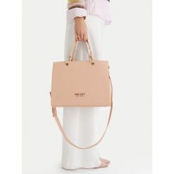 Torebka Nine West. Brązowe torebki klasyczne Nine West, bez wzorów, klasyczne, bez dodatków. Za 349.99 zł.