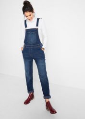 Ogrodniczki jeansowe o kroju boyfriend. Niebieskie jeansy bonprix, bez wzorów, z jeansu. Za 179.99 zł.