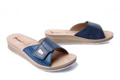 INBLU FC-53 004 granatowy, klapki damskie. Niebieskie klapki Inblu, bez wzorów, bez obcasa, bez zapięcia. Za 79.99 zł.