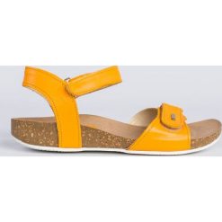 Sandały na korku - skóra naturalna - model 343 - kolor pomarańczowy (36). Brązowe sandały Zapato, bez wzorów, z jeansu, boho, bez obcasa, na płaskiej podeszwie, bez zapięcia. W wyprzedaży za 269.10 zł.