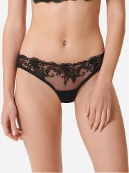 Bluebella Figi klasyczne Marseille 42295-BK Czarny. Czarne figi BlueBella, bez wzorów, z wiskozy. Za 79.99 zł.