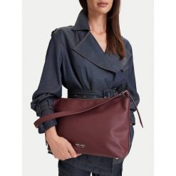 Torebka Nine West. Czerwone torebki klasyczne Nine West, bez wzorów, klasyczne, bez dodatków. Za 229.99 zł.