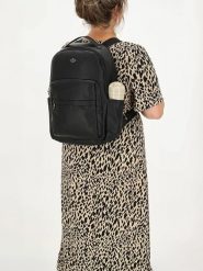 Charm Plecak "Mulberry street" w kolorze czarnym - 28 x 41 x 13,5 cm rozmiar: onesize. Czarne plecaki Charm, bez wzorów, z materiału, na ramię, bez dodatków. Za 158.10 zł.