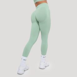 Legginsy damskie fitness bezszwowe Luma. Zielone legginsy GYMBEAM, bez wzorów, z elastanu. Za 110.90 zł.