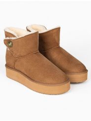 ISLAND BOOT Botki zimowe "Catalina" w kolorze jasnobrązowym rozmiar: 36. Brązowe botki Island Boot, bez wzorów, bez obcasa, bez zapięcia. Za 172.78 zł.
