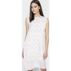 Calvin Klein Jeans - Sukienka Denisha. Sukienki marki Calvin Klein Jeans. W wyprzedaży za 299.90 zł.