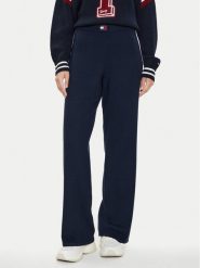 Tommy Jeans Spodnie materiałowe Badge DW0DW18532 Granatowy Wide Leg. Niebieskie spodnie materiałowe Tommy Jeans, bez wzorów, z jeansu. Za 309.99 zł.