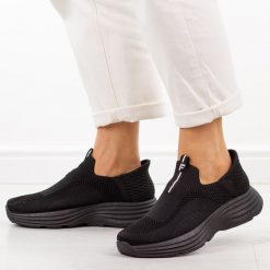 Czarne sportowe buty damskie Filippo Dtn7866/26. Czarne buty sportowe lifestyle Filippo, na lato, bez wzorów, z dresówki, casualowe, bez zapięcia. Za 119.00 zł.