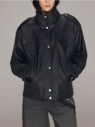 Kurtka oversize z imitacji skóry - czarny. Czarne kurtki Reserved, l, bez wzorów, ze skóry, bez kaptura. Za 299.99 zł.