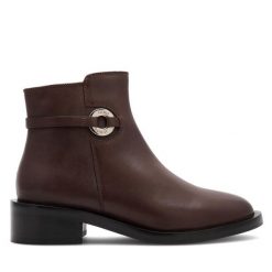Botki Gino Rossi. Brązowe botki Gino Rossi, bez wzorów, bez obcasa, na płaskiej podeszwie, bez zapięcia. Za 259.99 zł.