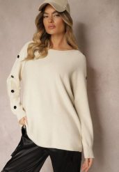 Jasnobeżowy Sweter z Wiskozą i Bawełną Ozdobiony Guzikami Ciavonne. Brązowe swetry Renee, l, z aplikacjami, z bawełny, casualowe, bez ramiączek. W wyprzedaży za 63.99 zł.