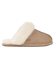 UGG Skórzane kapcie "Scuffette II" w kolorze jasnobrązowym rozmiar: 36. Brązowe kapcie UGG, bez wzorów, z wełny. Za 234.94 zł.