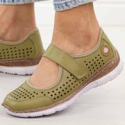 Miętowe skórzane półbuty damskie T.Sokolski 2922. Zielone półbuty wsuwane Sokolski, na jesień, bez wzorów, z jeansu, casualowe, z okrągłym noskiem, bez obcasa, na płaskiej podeszwie. Za 319.00 zł.