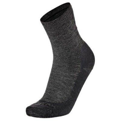 Skarpetki Mb Wear Siberia. Szare skarpetki MB WEAR, bez wzorów. Za 173.50 zł.
