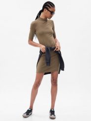 Gap Sukienka dzianinowa 792860-00 Brązowy Slim Fit. Brązowe sukienki GAP, s, bez wzorów, z bawełny, bez kołnierzyka, bez ramiączek. Za 179.99 zł.