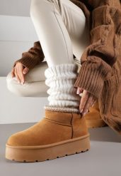 Brązowe Śniegowce na Platformie z Haftem przy Cholewce Sewnera. Brązowe śniegowce Renee, bez wzorów, z dzianiny, bez zapięcia. Za 69.99 zł.