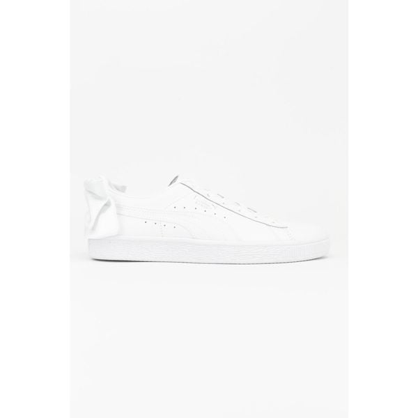 PUMA Basket Bow Wns ZLN 0298 – Damskie trampki ze skóry, białe. Białe trampki Puma, z aplikacjami, ze skóry, bez zapięcia. Za 292.99 zł.