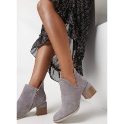 Szare Botki Lalyllis. Szare botki Born2be, bez wzorów, eleganckie, bez obcasa, na obcasie, bez zapięcia. W wyprzedaży za 74.99 zł.