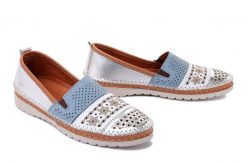 MANITU 840122-92 silber, półbuty damskie. Szare czółenka Manitu, na lato, w ażurowe wzory, ze skóry, bez obcasa, bez zapięcia. Za 224.93 zł.