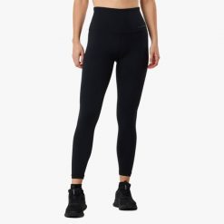 Długie legginsy treningowe damskie Swedemount Core High Waist szybkoschnące. Czarne legginsy SWEDEMOUNT, bez wzorów, z tkaniny, długie. W wyprzedaży za 147.00 zł.