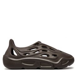 Półbuty Steve Madden. Brązowe półbuty wsuwane Steve Madden, bez wzorów, bez obcasa, na płaskiej podeszwie. Za 259.99 zł.