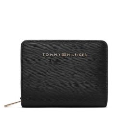 Portfel Tommy Hilfiger. Czarne portfele Tommy Hilfiger, bez wzorów. Za 269.99 zł.