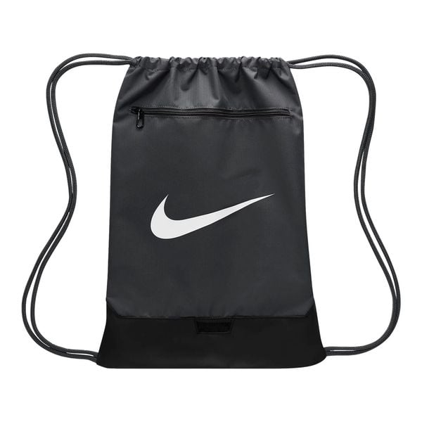 Torba Na Buty Brasilia 9.5. Czarne buty treningowe Nike, bez wzorów. Za 115.99 zł.