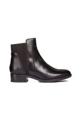 Geox - Botki. Czarne botki Geox, bez wzorów, bez obcasa, bez zapięcia. W wyprzedaży za 309.99 zł.