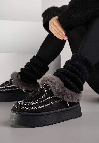 Czarne Śniegowce na Platformie Ozdobione Frędzlami i Haftem Ezivelle. Czarne śniegowce Renee, bez wzorów, bez zapięcia. Za 109.99 zł.