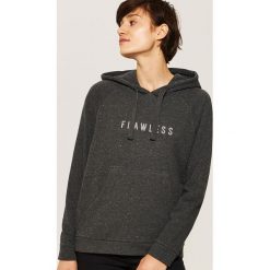 Bluza z napisem - Szary. Bluzy bez kaptura marki House. W wyprzedaży za 29.99 zł.