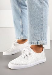 Białe Tenisówki Ozdobione Kwiatami Telesiena. Białe trampki Renee, bez wzorów, z jeansu, eleganckie, bez zapięcia. Za 49.99 zł.