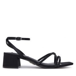 Sandały Steve Madden. Czarne sandały Steve Madden, bez wzorów, bez obcasa, na słupku, bez zapięcia. Za 429.99 zł.