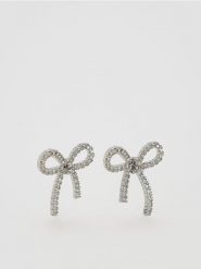 Kolczyki kokardki - srebrny. Szare kolczyki Reserved, srebrne. Za 39.99 zł.