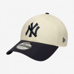 Czapka baseballówka z daszkiem New Era New York Yankees. Czapki z daszkiem New Era, bez wzorów, z bawełny, sportowe. Za 119.99 zł.