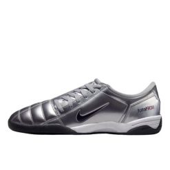 Buty do chodzenia dla dorosłych Nike Total 90 3 SP Metallic Silver Red. Czarne buty treningowe Nike, bez wzorów, ze skóry, bez zapięcia, na fitness i siłownię. Za 859.49 zł.