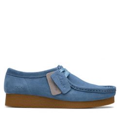Półbuty Clarks. Niebieskie półbuty wsuwane Clarks, bez wzorów, bez obcasa, na płaskiej podeszwie. Za 389.99 zł.