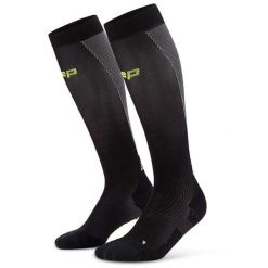 Długie skarpety uciskowe CEP Compression Core Run Ultralight. Czarne skarpetki CEP, bez wzorów, z materiału. Za 199.00 zł.