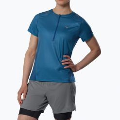 Koszulka do biegania damska Mizuno Trail Graphic Tee. Niebieskie t-shirty sportowe Mizuno, s, bez wzorów, z materiału, bez ramiączek, do biegania. Za 329.99 zł.